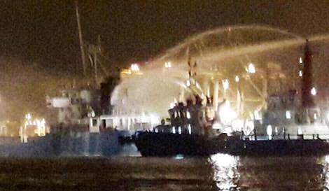 Vũng Tàu: Cháy tàu hàng, 16 người thoát nạn