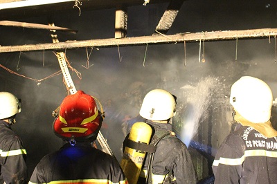Chiến thuật và chỉ huy chữa cháy trong tình huống nhiều khói  