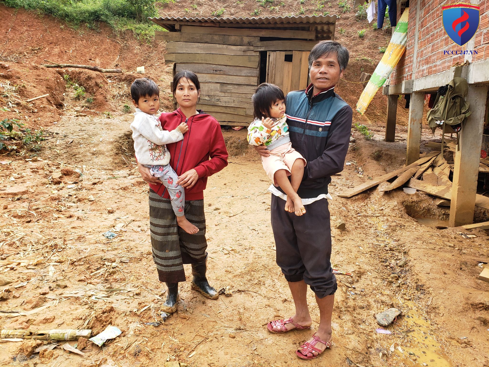 Quảng Trị: Hoàn cảnh khó khăn của gia đình anh công an viên - Hồ Văn Rang