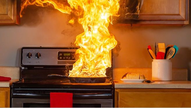 Mối nguy hiểm và cách xử lý đám cháy dầu, mỡ khi nấu ăn