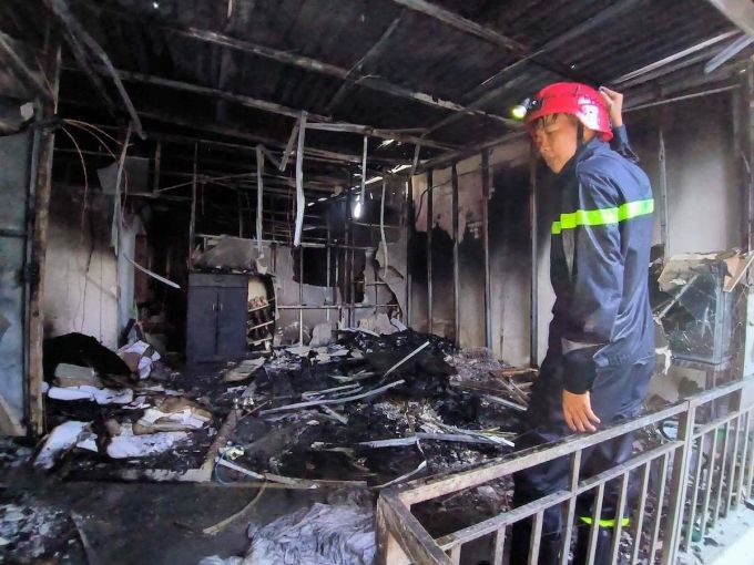 HCM- 11/6/2022: Cứu 11 người trong căn nhà cháy