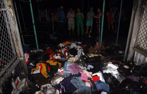 Quảng Nam: Cháy chợ trong đêm, tiểu thương nháo nhào dọn đồ