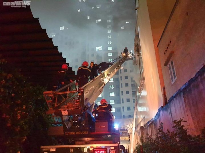 Bên trong quán karaoke cháy làm ít nhất 12 người thiệt mạng