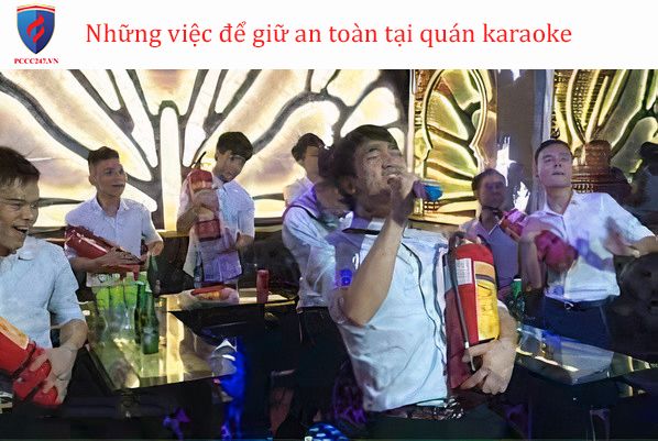 Để hát “vui”, hát “an toàn” tại quán Karaoke, người dân cần lưu ý những gì?