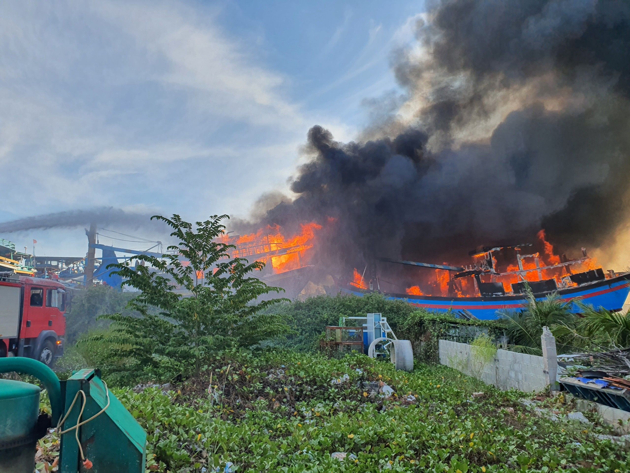 Thiệt hại trên 40 tỷ đồng sau vụ cháy 11 tàu cá tại Bình Thuận