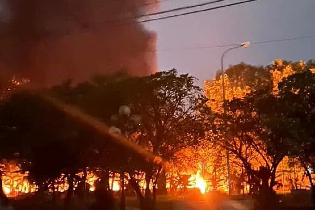 Lửa cháy dữ dội tại trường đại học lớn nhất Thanh Hóa