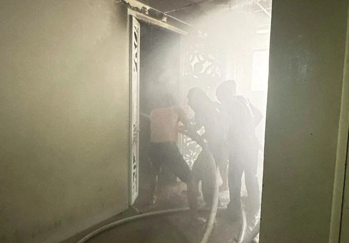 Cháy căn hộ tầng 18, cư dân hốt hoảng tháo chạy tại TP.HCM