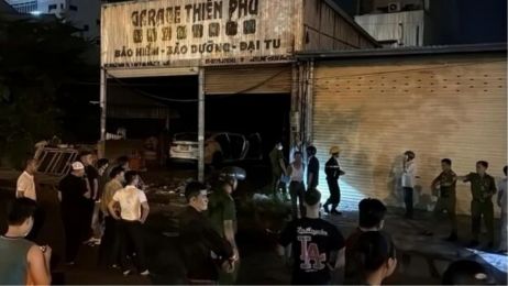 Gara ôtô ở Huế bốc cháy trong đêm