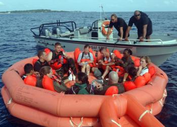 Phao bè cứu sinh tự thổi A10 