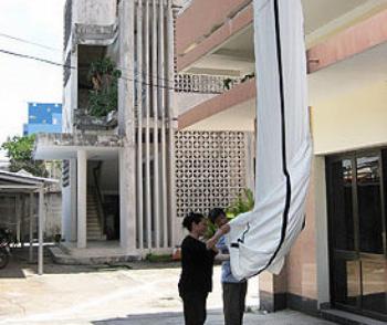 Ống tụt thoát hiểm, ống tụt cứu hộ đứng